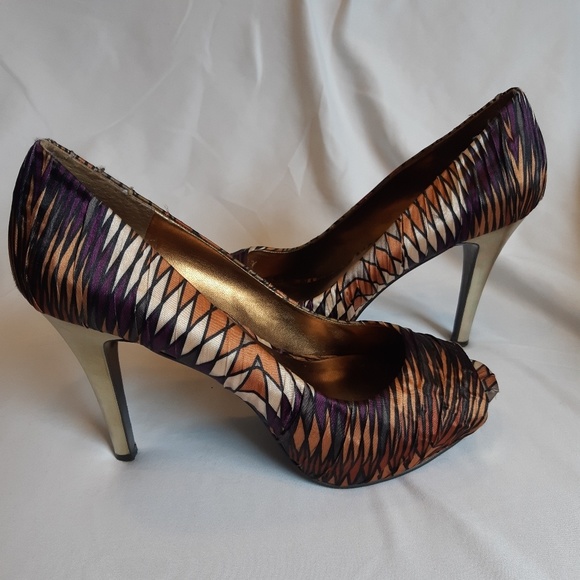 Nine West multi colored fabric heels - Picture 1 of 8
